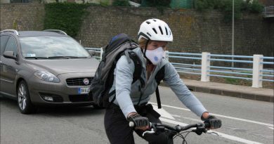 femme velo masque